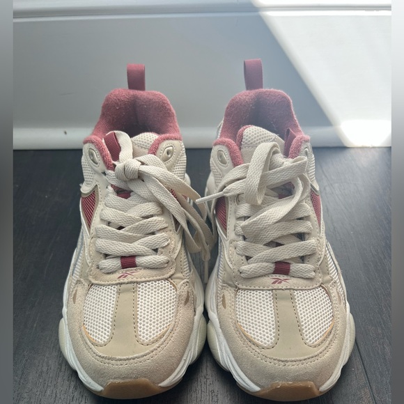 Reebok Royal Charge Running Shoes (size 7.5 W) - Picture 2 of 11